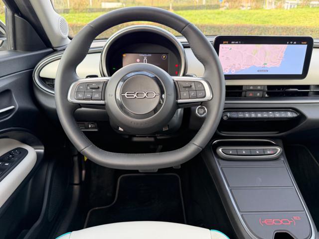 FIAT 600 HYBRID 110 CV DCT MHEV LA PRIMA+PELLE+18+LED