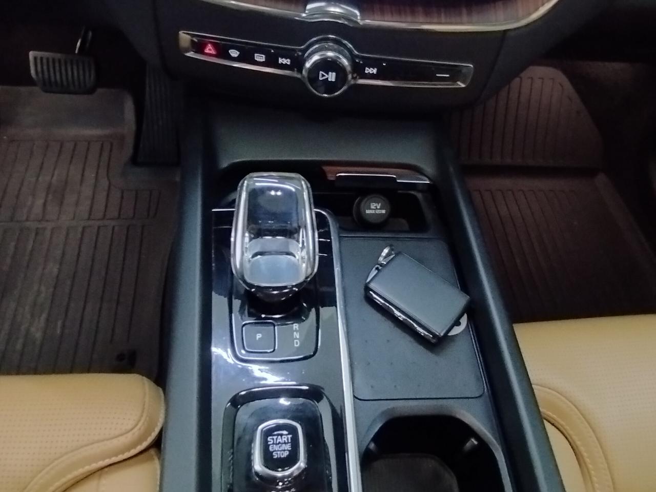 Volvo XC 60 XC60 B4 (d) automatico Plus Bright AUTOCARRO 5 POSTI