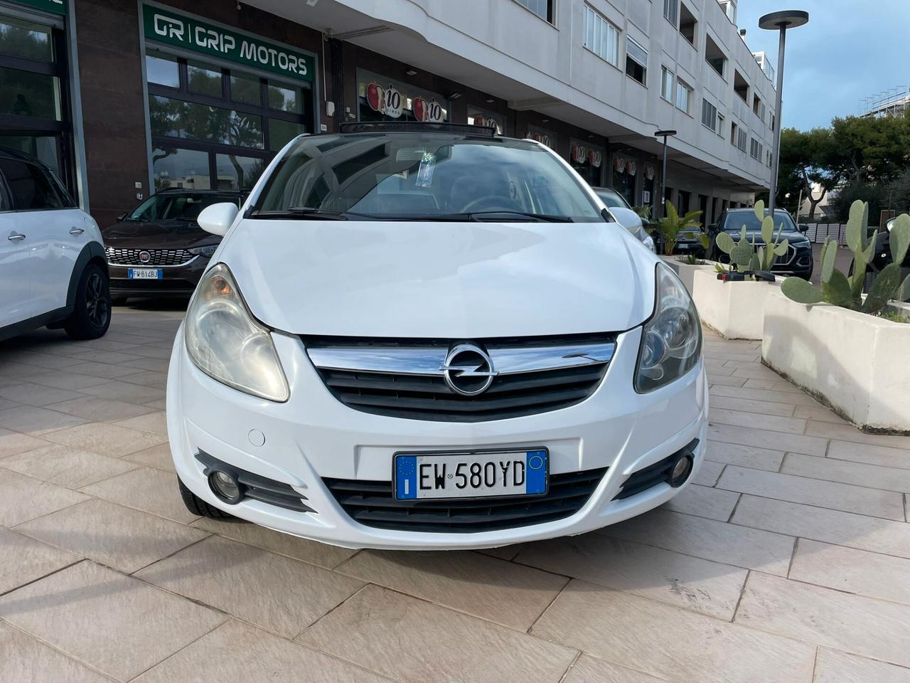 Opel Corsa 1.2 3 porte b-color