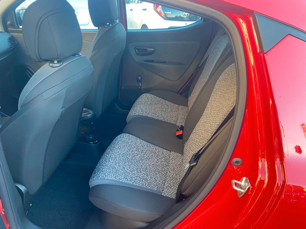 Lancia Ypsilon 1.0 FireFly 5 porte S&S Hybrid Ecochic UnYca