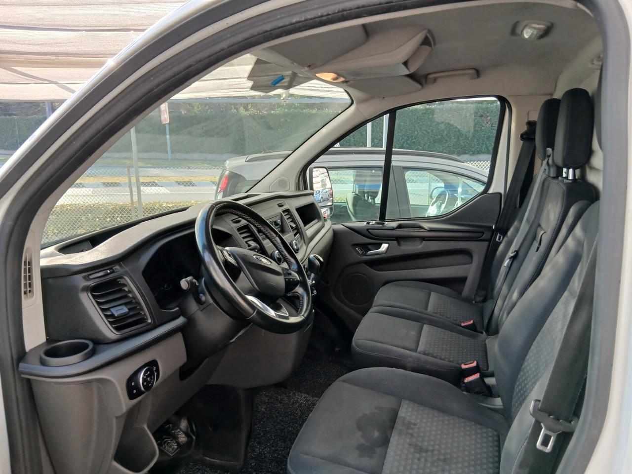 Ford Transit Custom 2.0d Hybrid Diesel tuo a € 199 mese