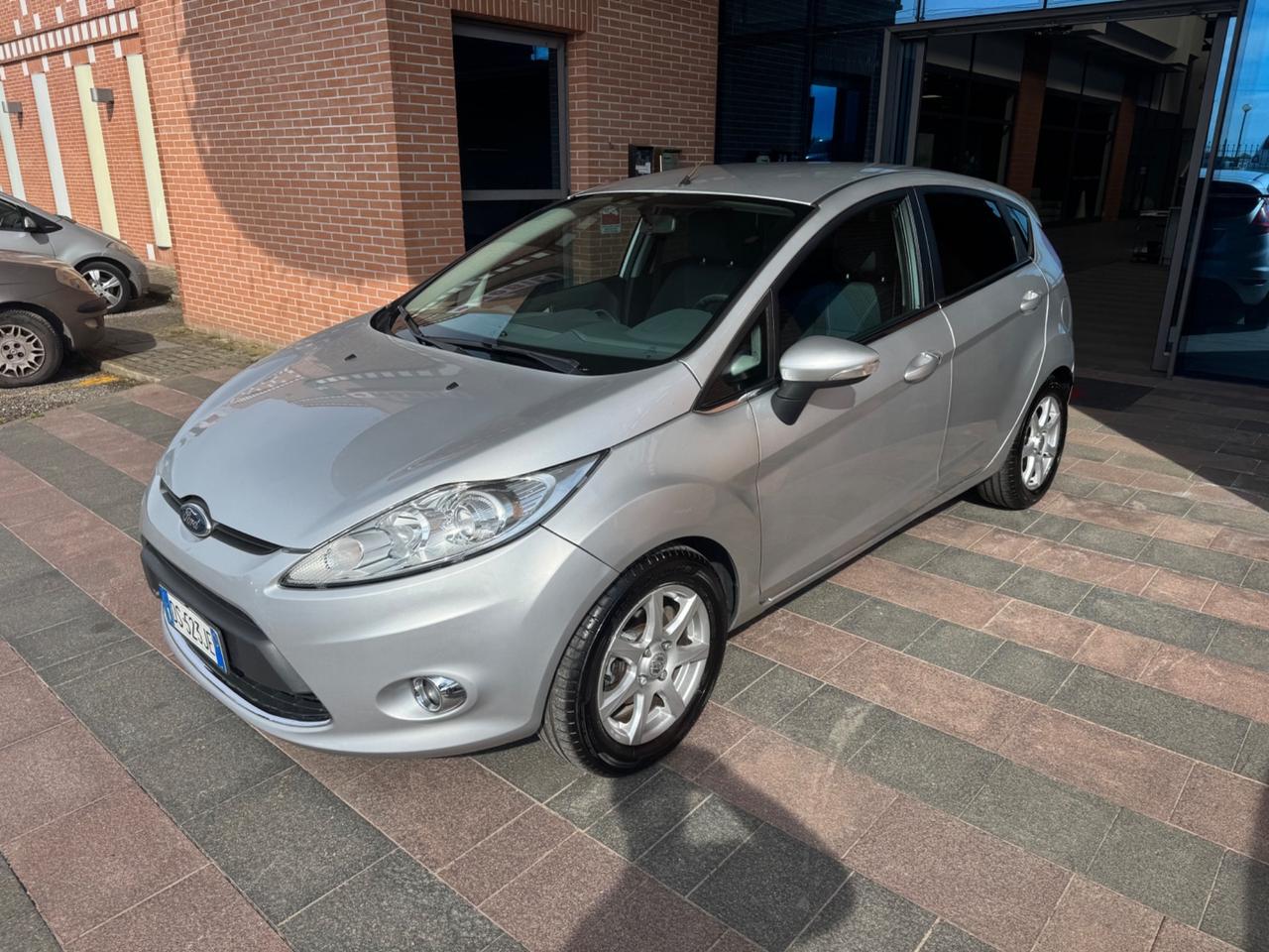Ford Fiesta 1.4 TDCi 68CV 5 porte Titanium