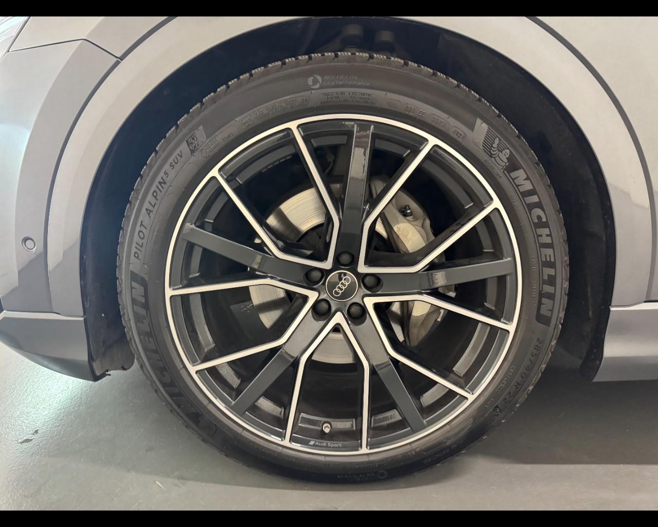 AUDI Q8 50 TDI MEHV QUATTRO TIPTRONIC S LINE EDITION