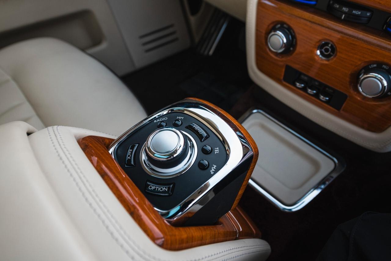 Rolls Royce Phantom 6.7 EWB