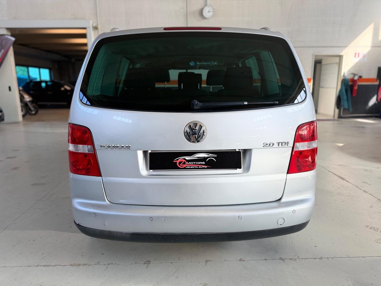 Volkswagen Touran 2.0 16V TDI DSG Highline