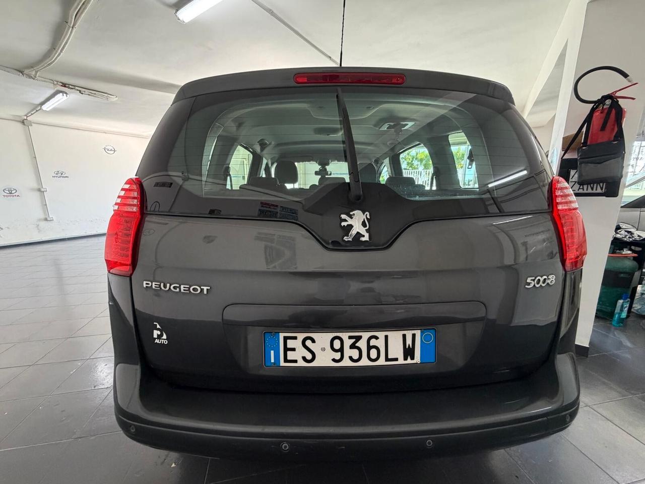 Peugeot 5008 1.6 HDi 115CV Business