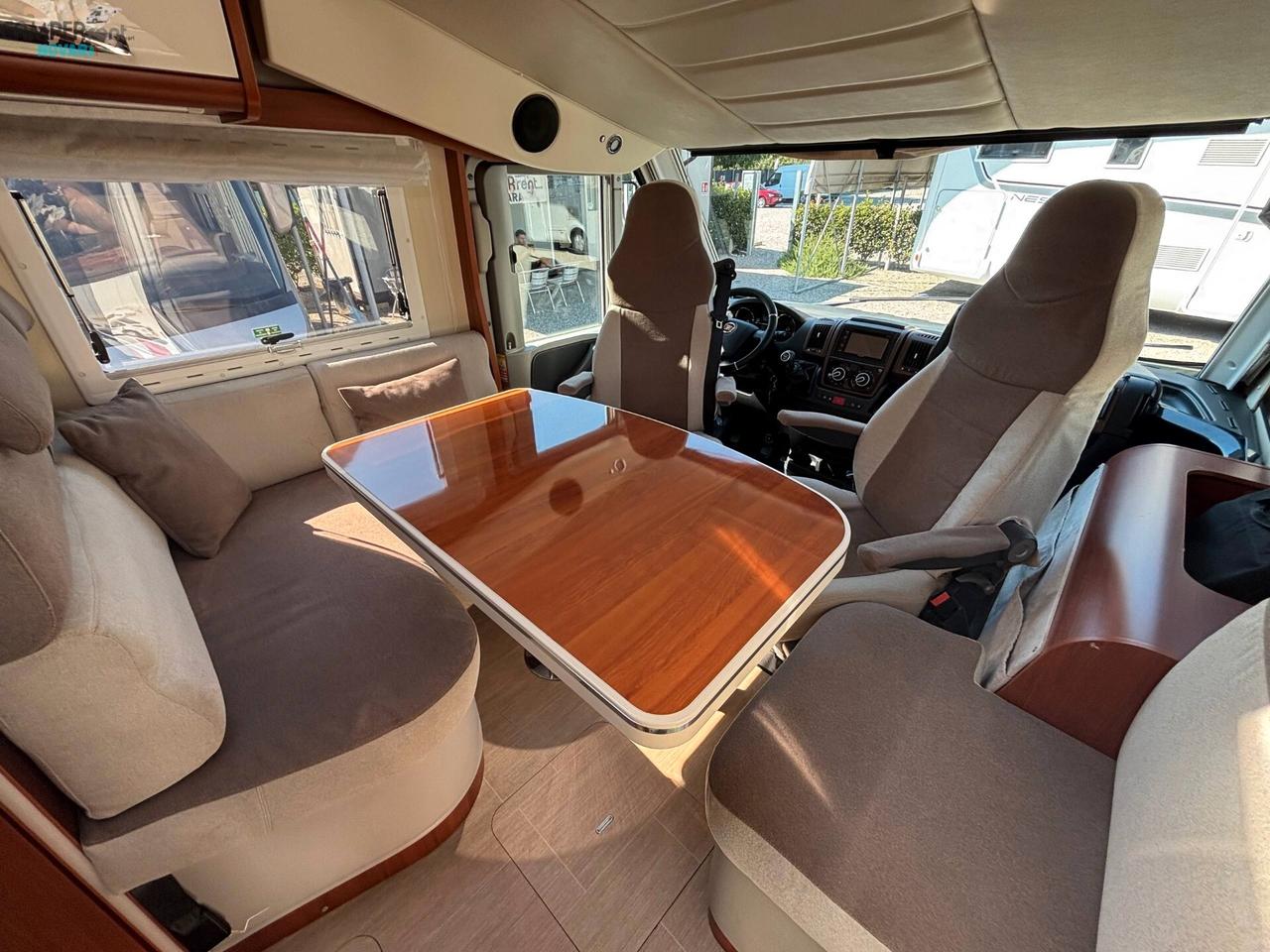 MOBILVETTA K.YACHT 85 TEKNO LINE - Motorhome con letti gemelli ed ampio garage