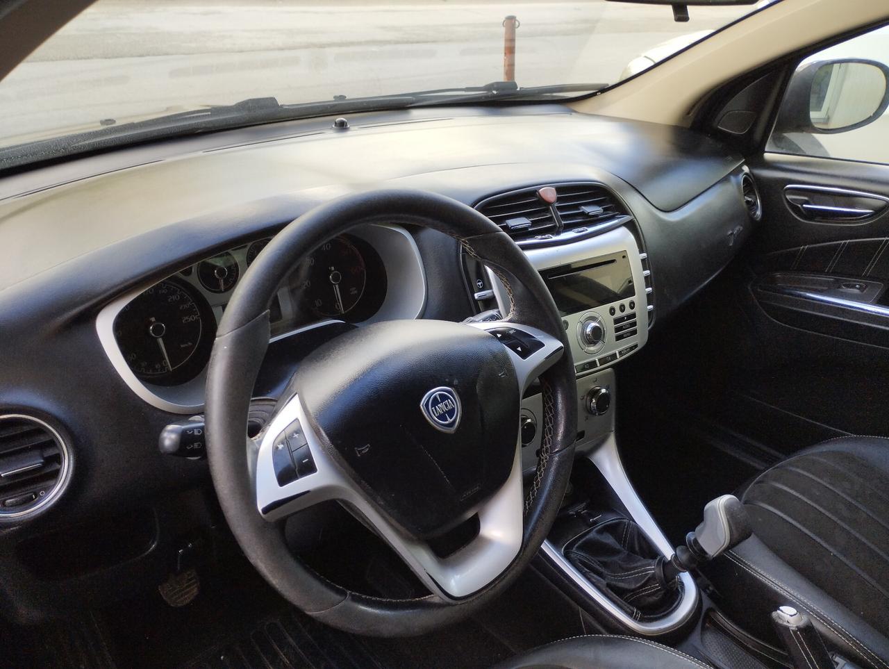 Lancia Delta 1.6 MJT DPF Argento