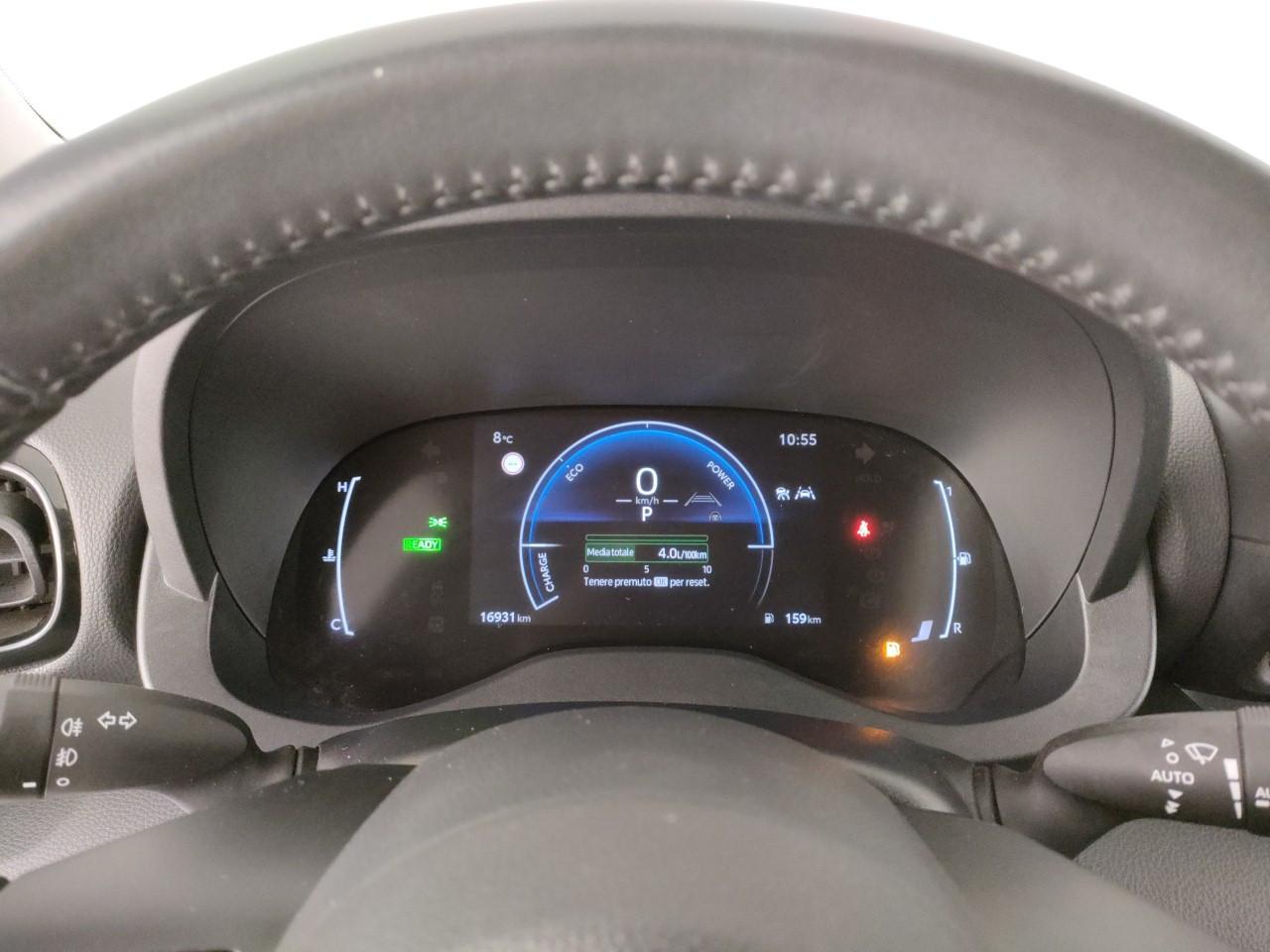 TOYOTA Yaris 1.5h Trend