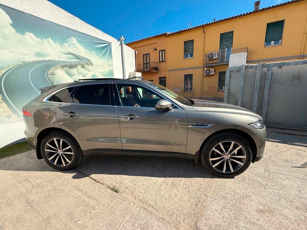 Jaguar F-Pace Jaguar F-Pace 2.0d i4 Portfolio awd 240cv auto my18