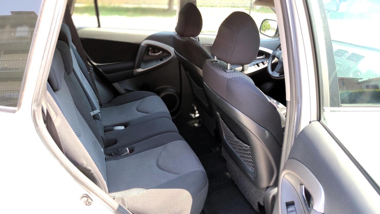Toyota RAV 4 2.2 D-4D 136 CV Luxury