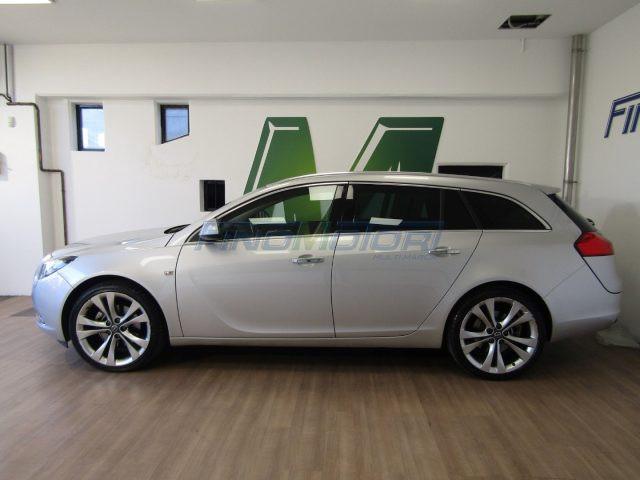 OPEL Insignia 2.0 Turbo 220 CV automatica 4X4 Cosmo