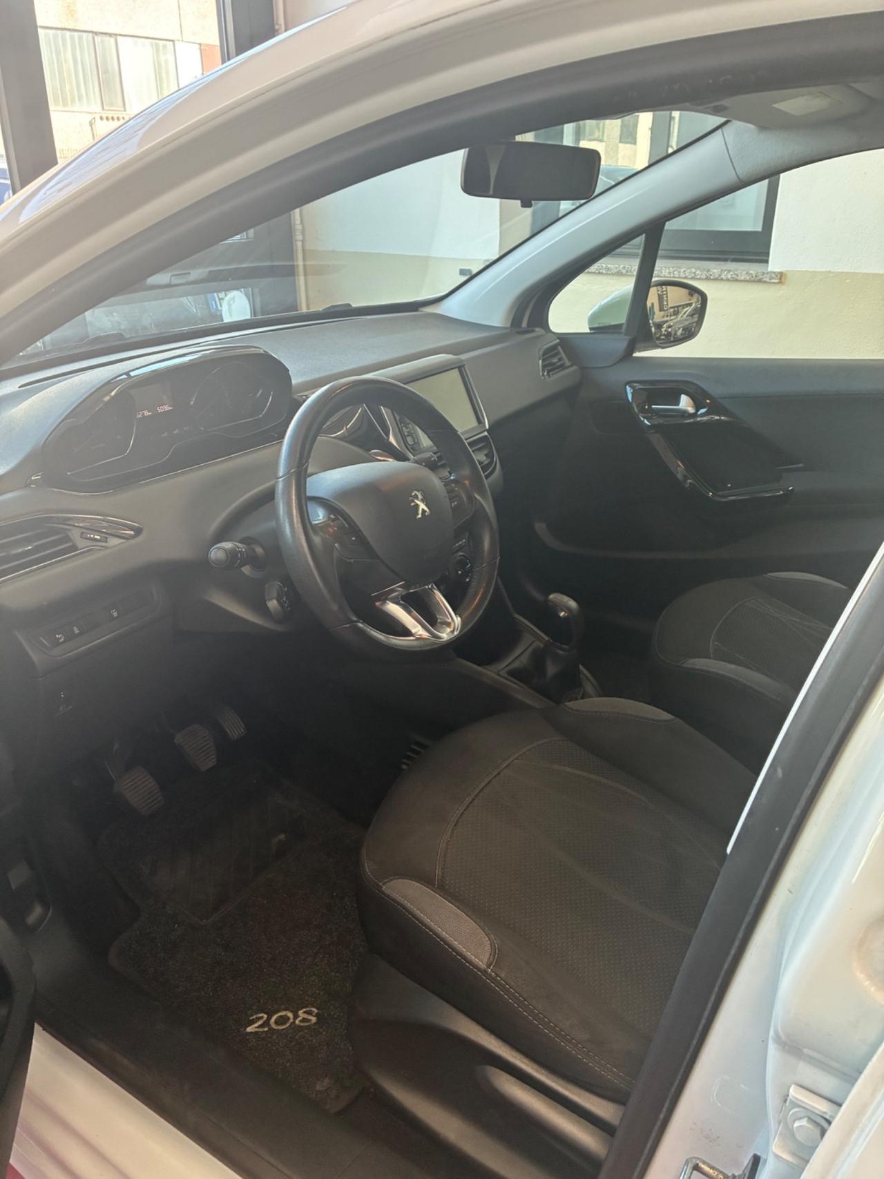 Peugeot 208 1.4 HDi 68 CV 5 porte Allure