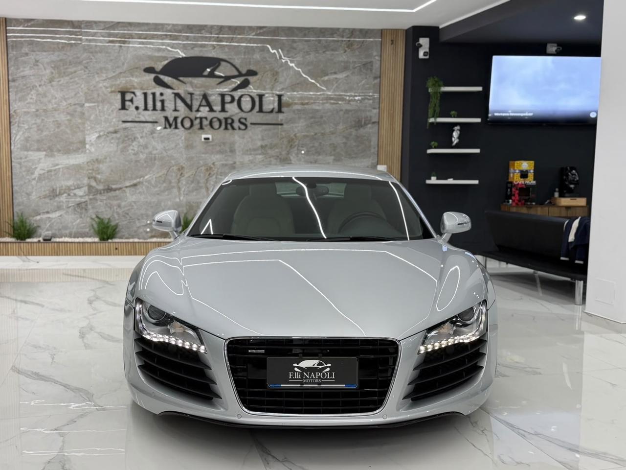 Audi R8 4.2 V8 FSI quattro R tronic