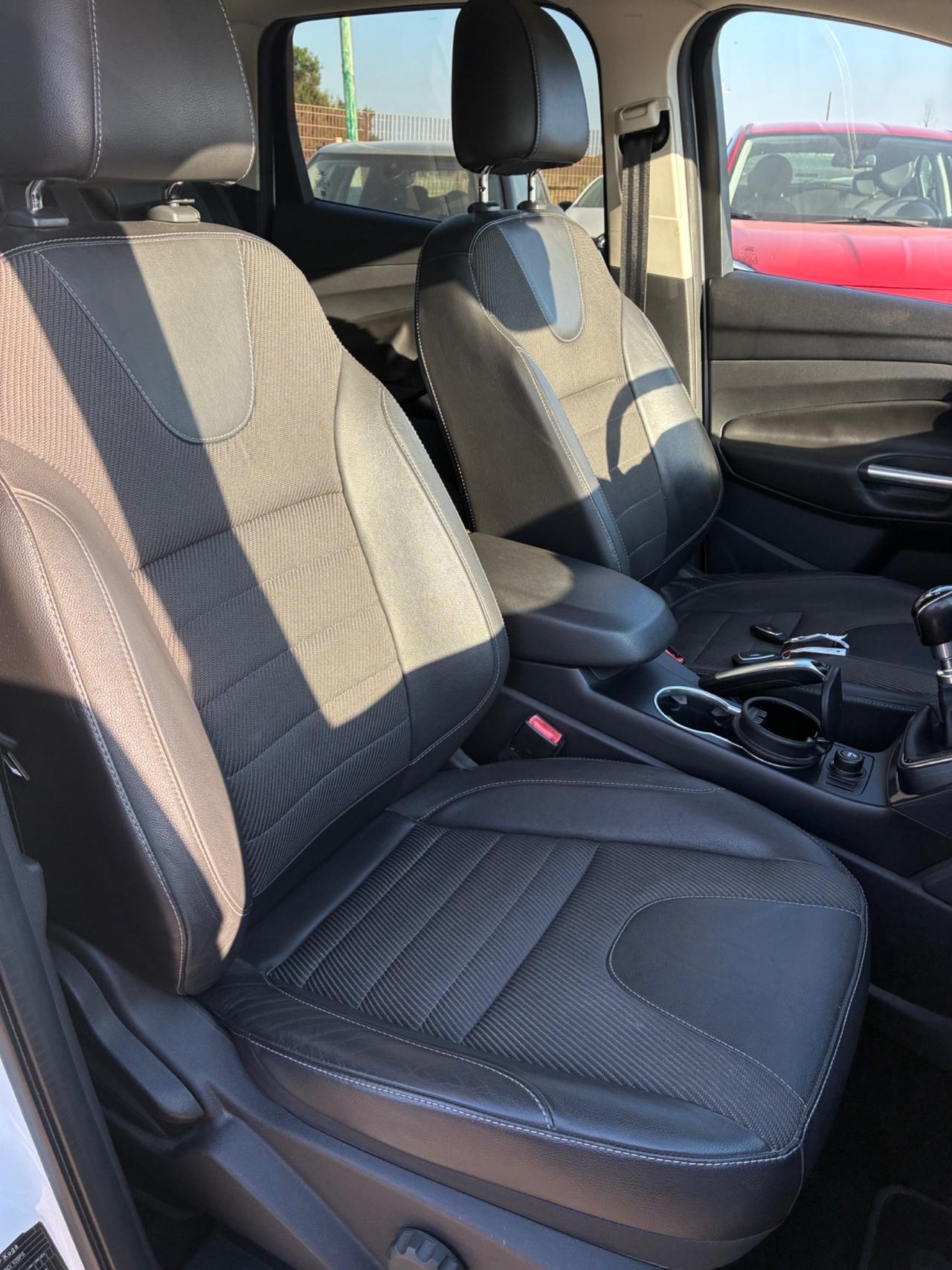 Ford Kuga 2.0 TDCI 120 CV S&S 2WD Titanium