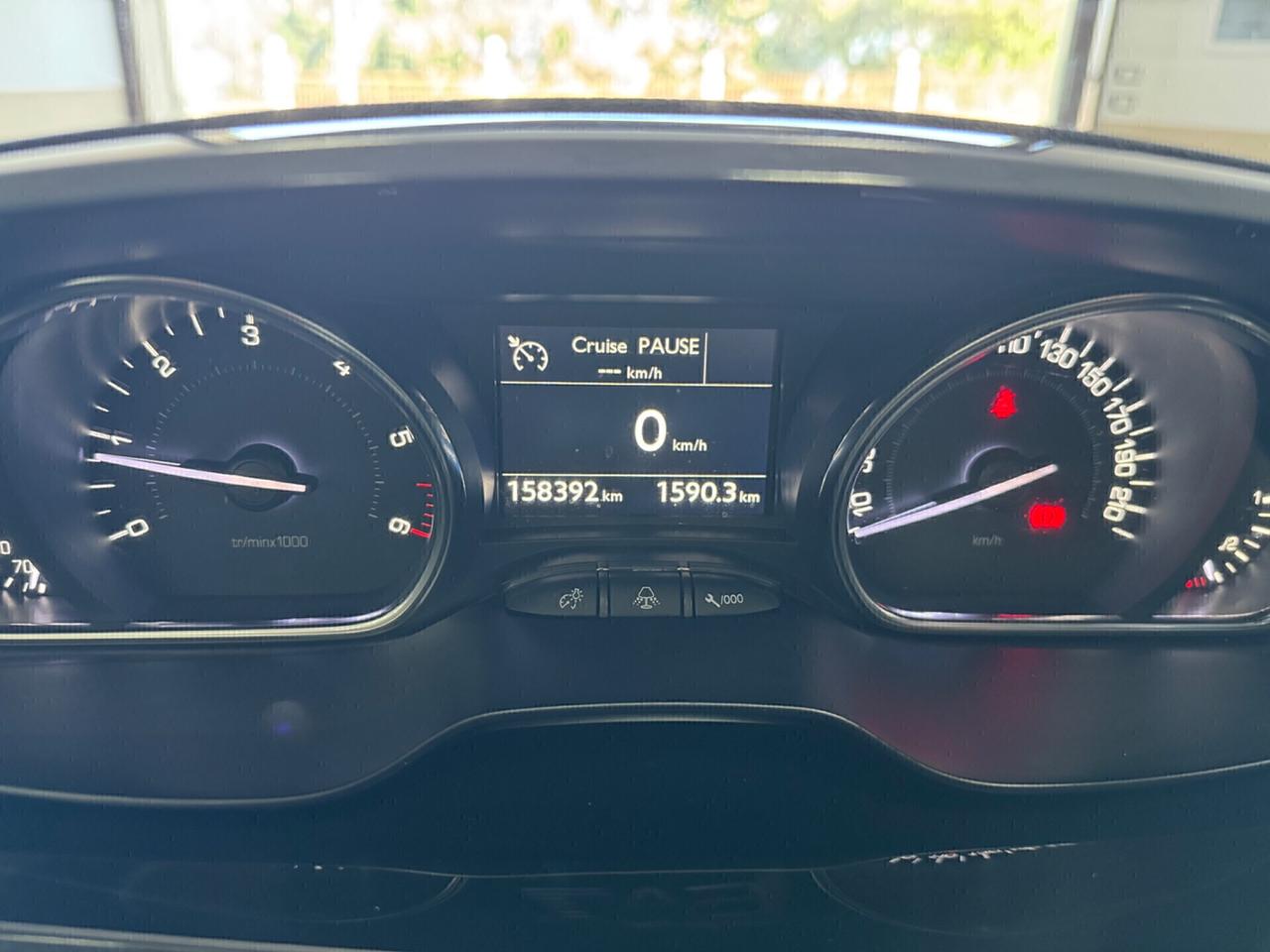 Peugeot 2008 1.6 HDI 100 CV Allure