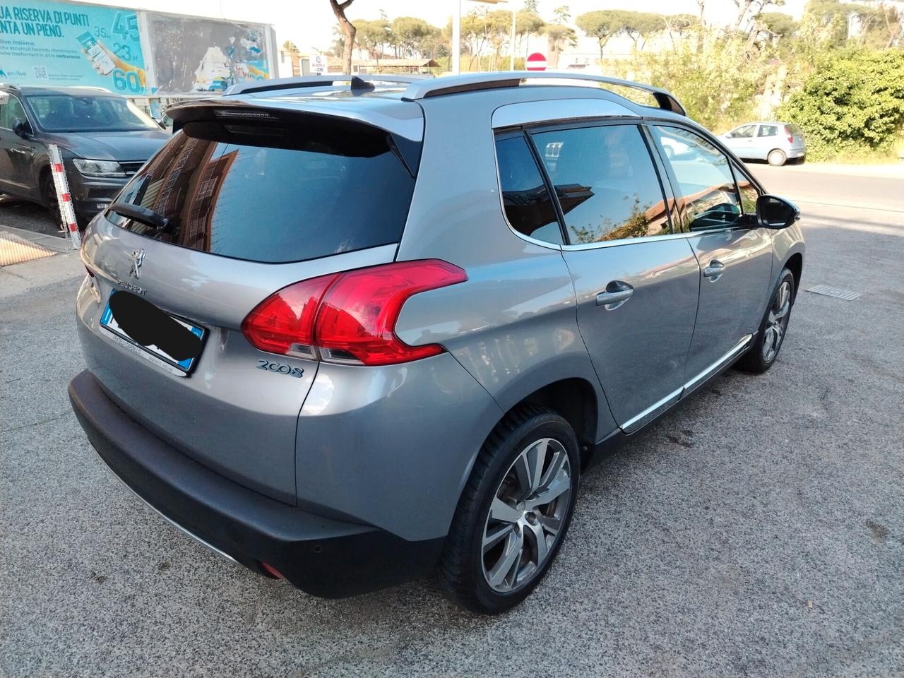 Peugeot 2008 BlueHDi 100 Allure