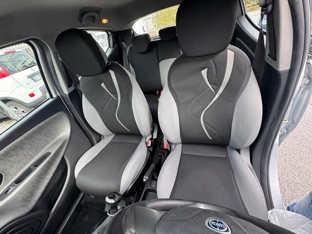Lancia Ypsilon 1.2 69 CV 5 porte Silver