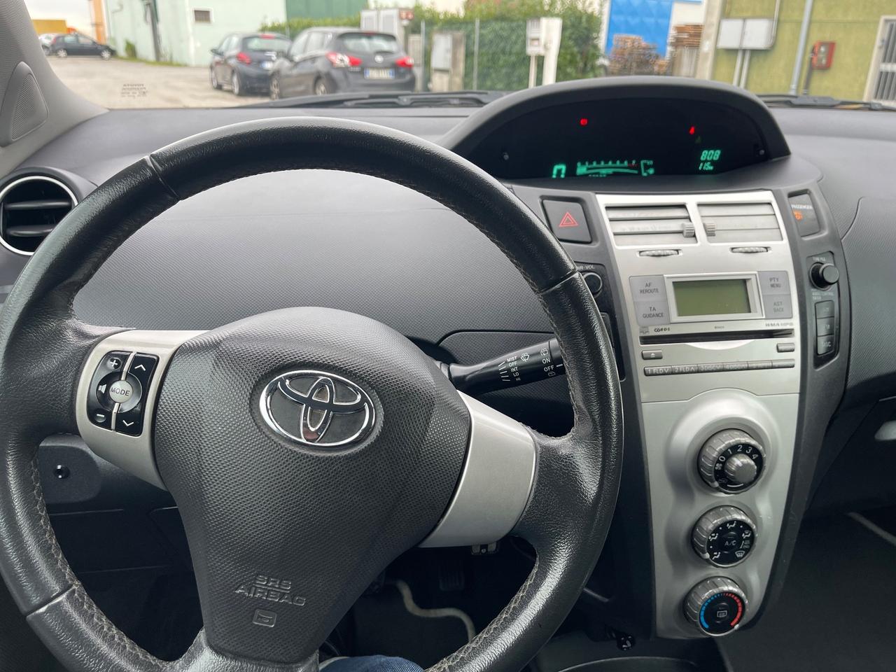 Toyota Yaris 1.0 3 porte