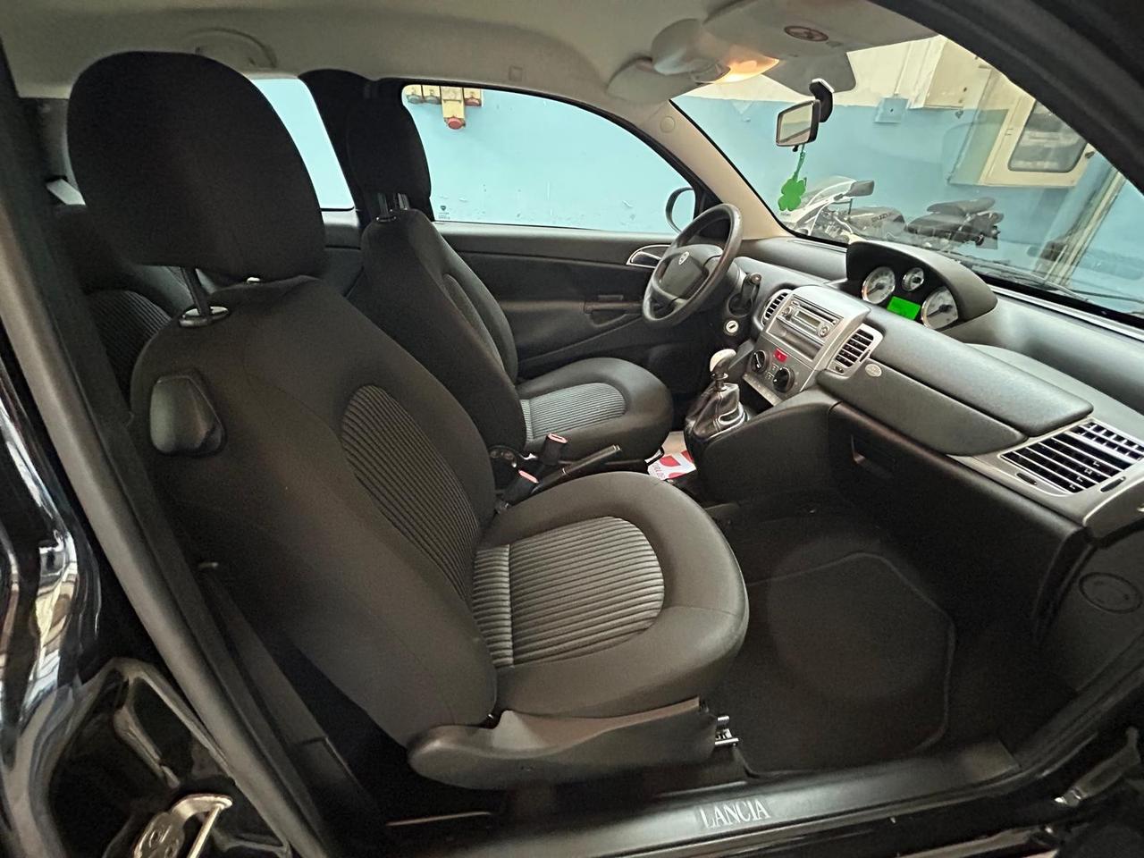 Lancia Ypsilon 1.2 Argento