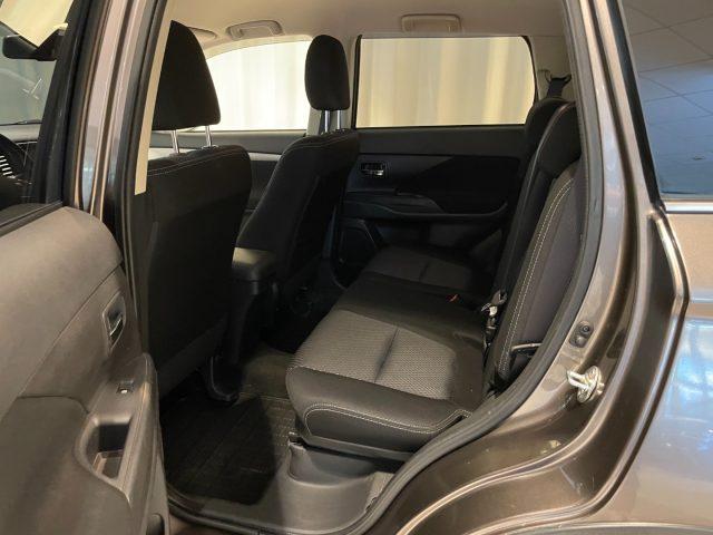 MITSUBISHI Outlander 2.2 DI-D 4WD Instyle 7p. Bluetooth Alu Clima