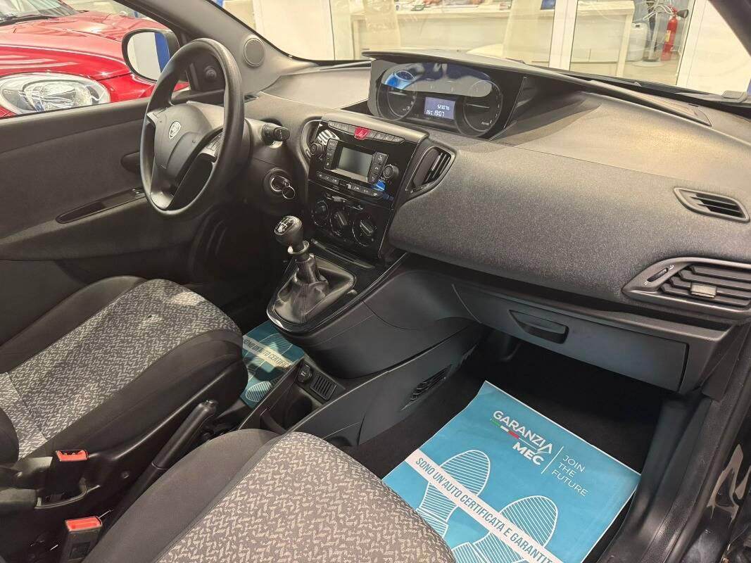 Lancia Ypsilon III 1.0 firefly hybrid Silver s&s 70cv