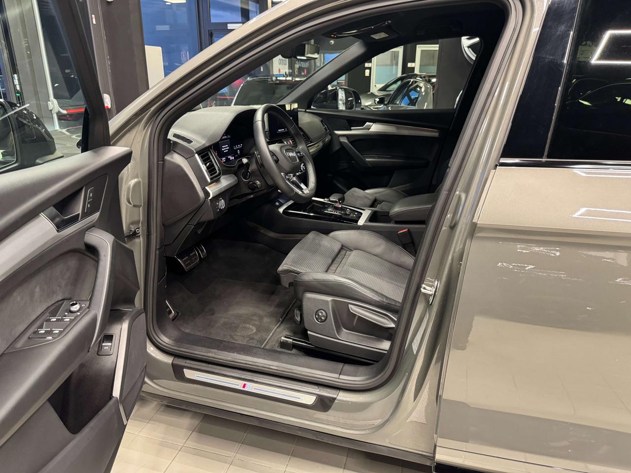Audi Q5 SPB 40 TDI quattro S tronic Identity Black MATRIX