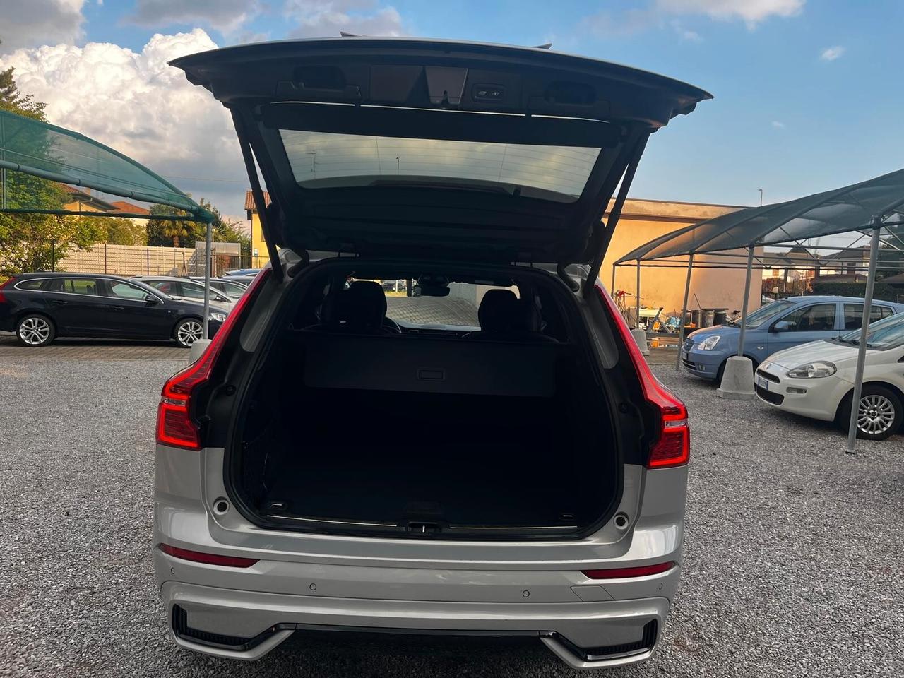 Volvo XC 60 XC60 B4 (d) AWD Geartronic R-design