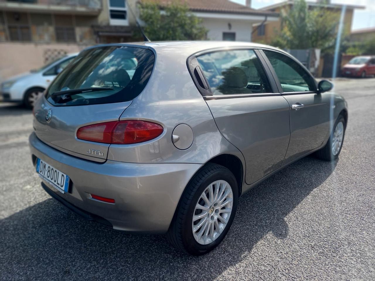 Alfa Romeo 147 1.9 JTDm 120cv UNIPRO Book Service