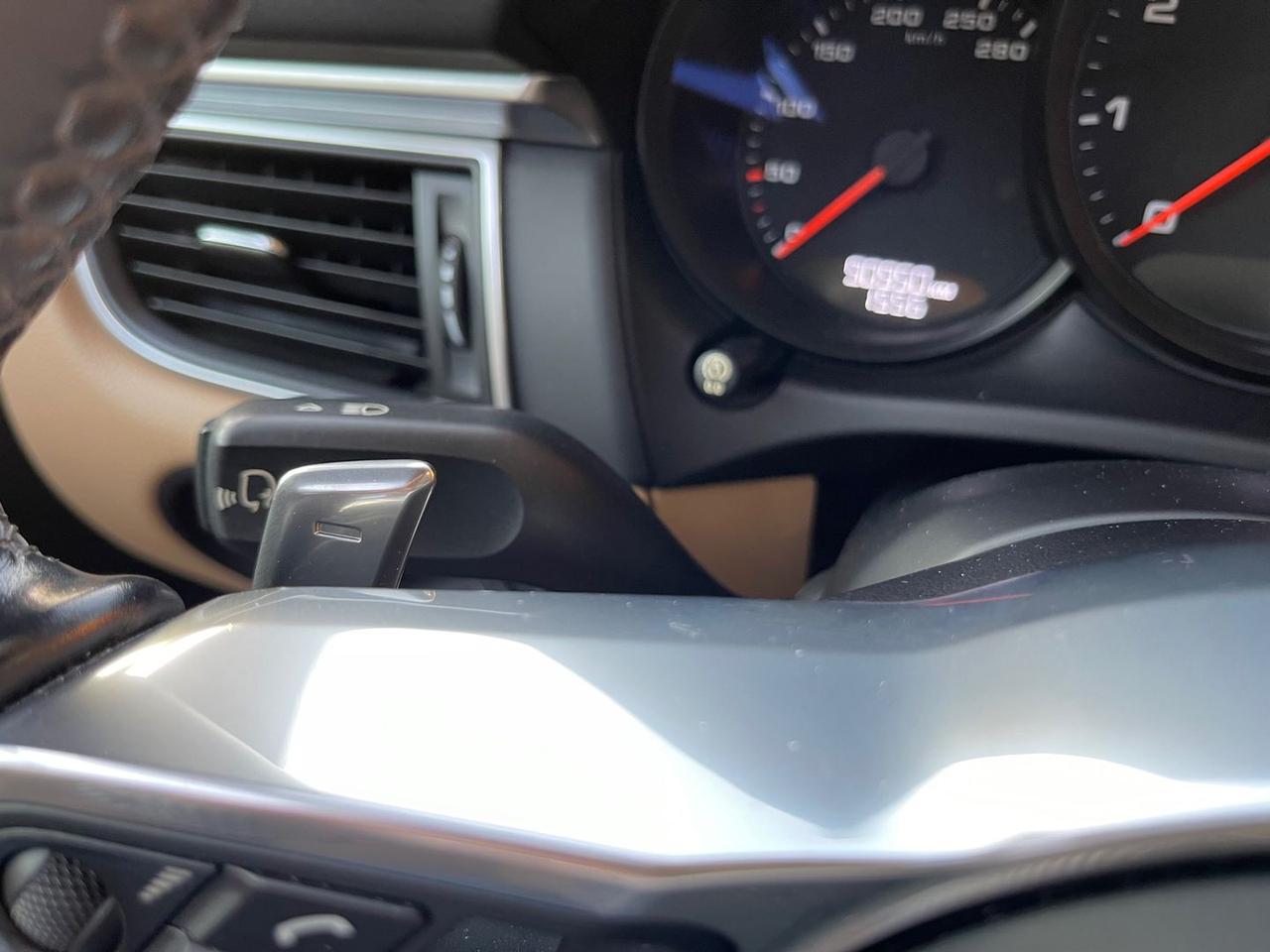 Porsche Macan -- 2.0 #7143