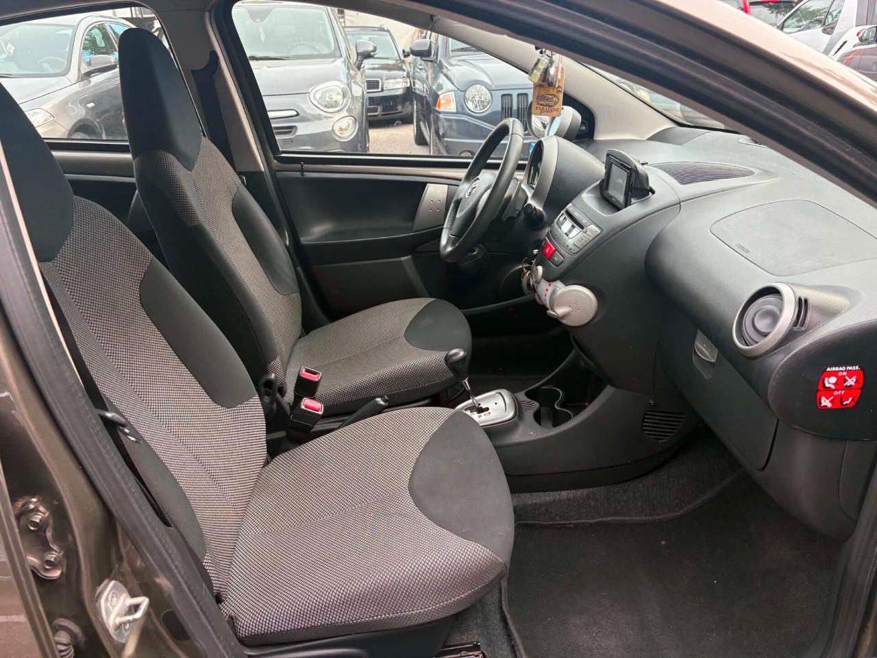 Toyota Aygo 1.0 12V VVT-i 5 porte Lounge Connect MMT