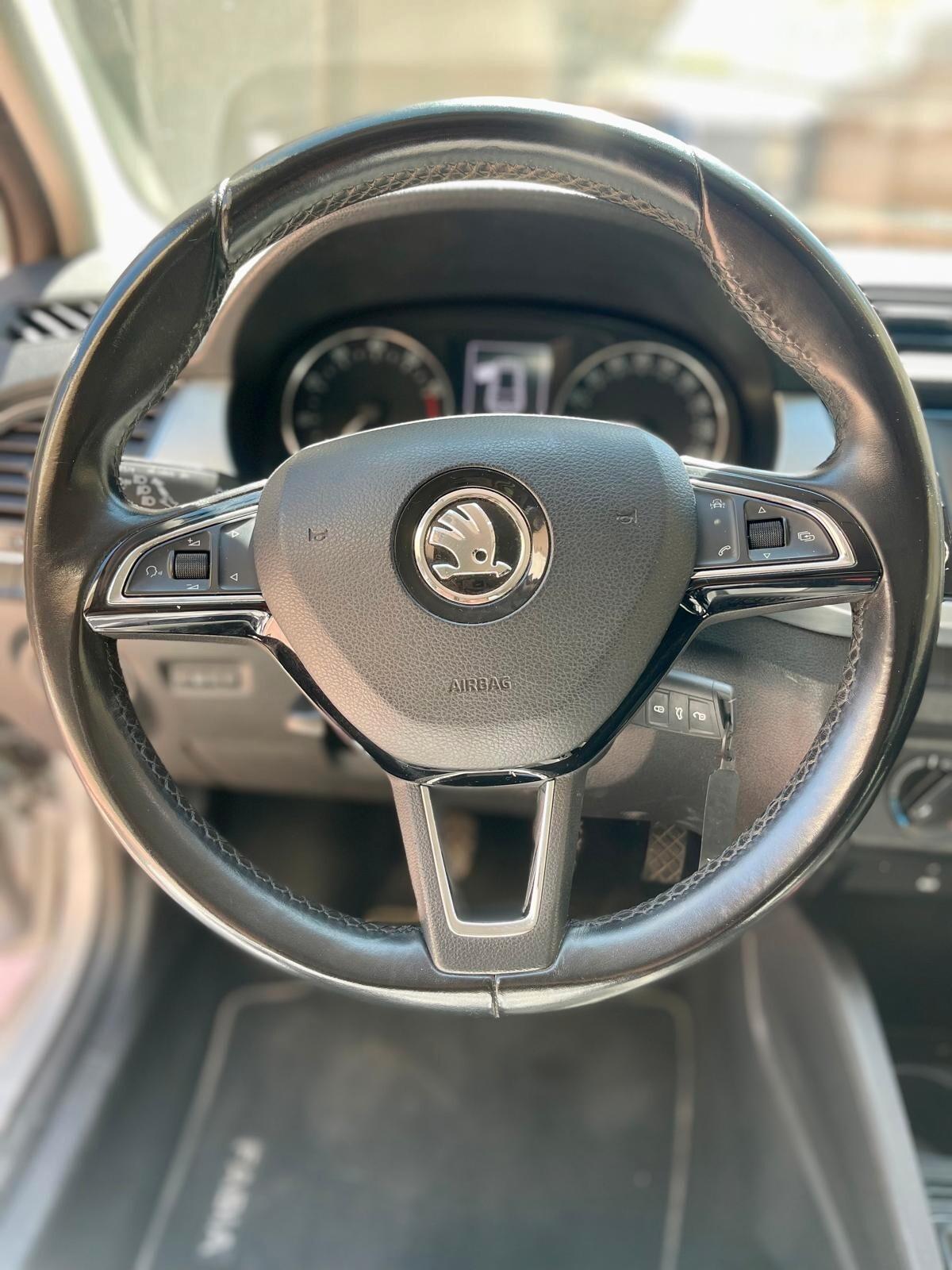 Skoda Fabia 1.0 TSI Color Argento