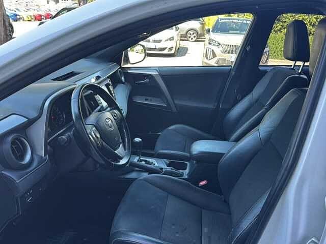 Toyota RAV4 2.5 Hybrid 2WD Lounge