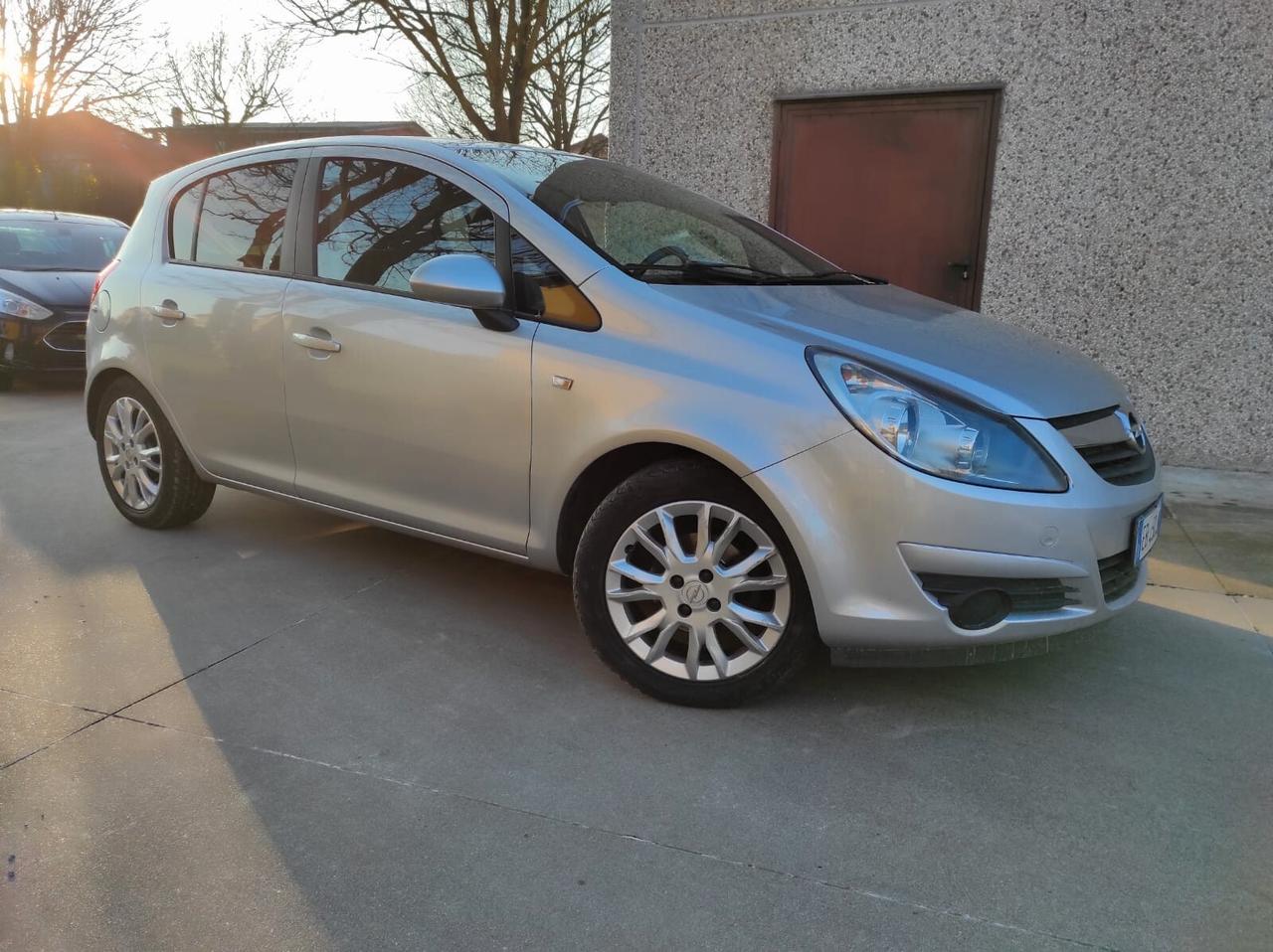 Opel Corsa 1.2 80CV 5 porte GPL-TECH Edition COSMO