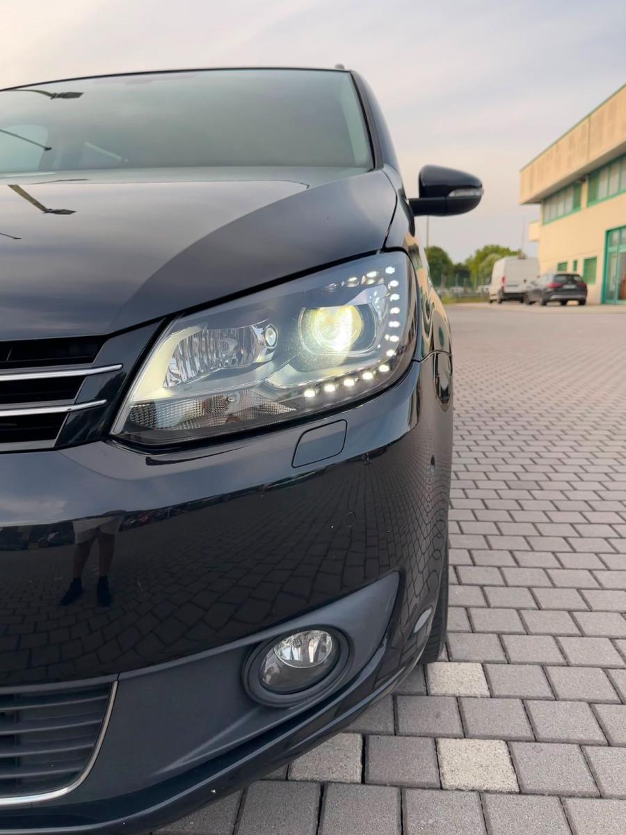 VOLKSWAGEN - Touran - 1.6 TDI DPF Comfort. BlueM. Tech.