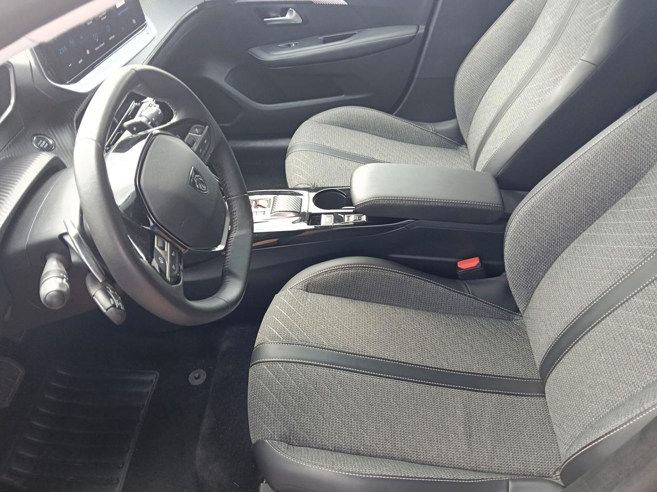 Peugeot 208 Hybrid 100 e-DCS6 Allure 2025