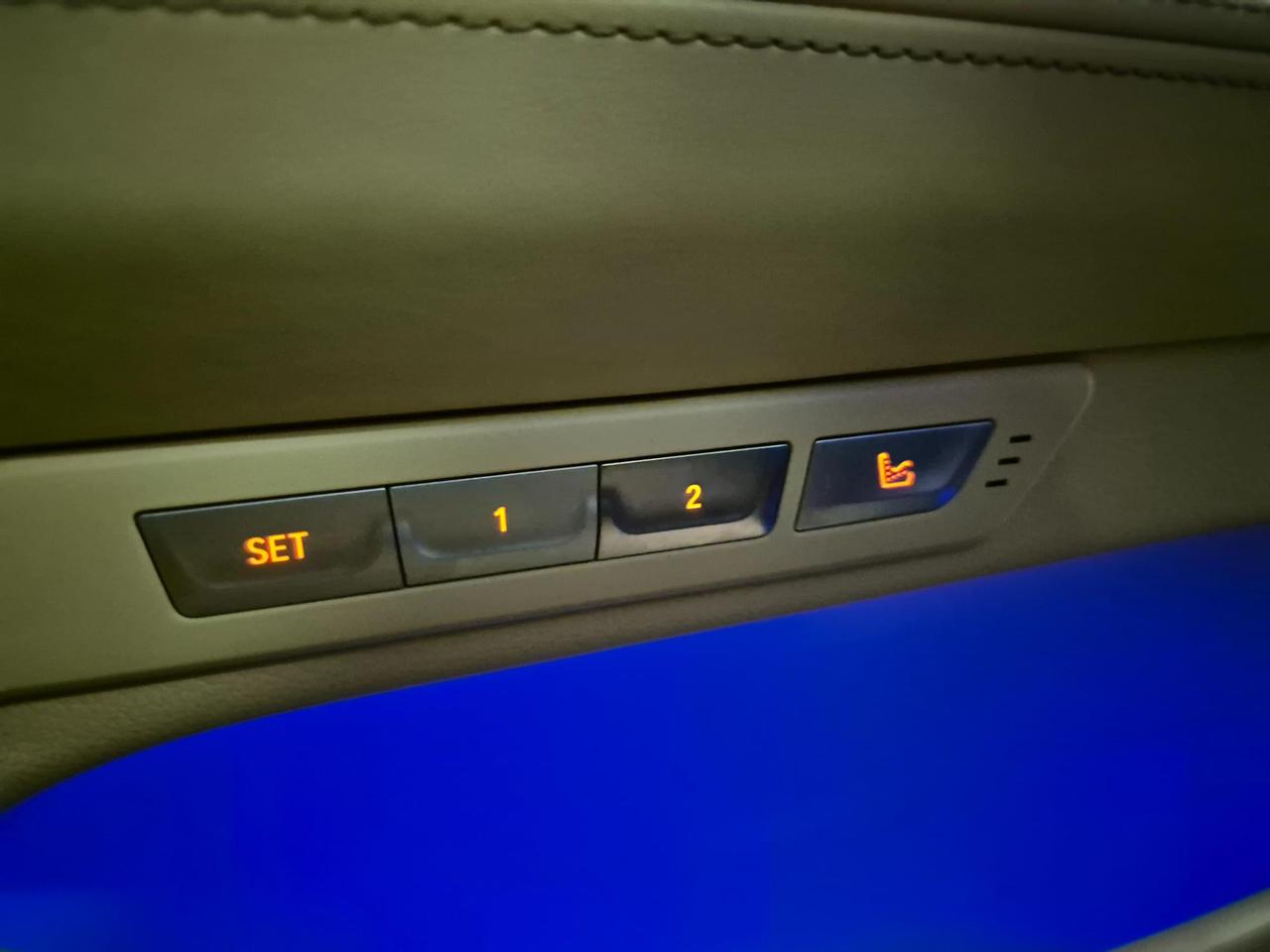 BMW 730 d Luxury auto - ACC/Lim - Cam 360 - Tetto - 4 RUOTE STERZANTI