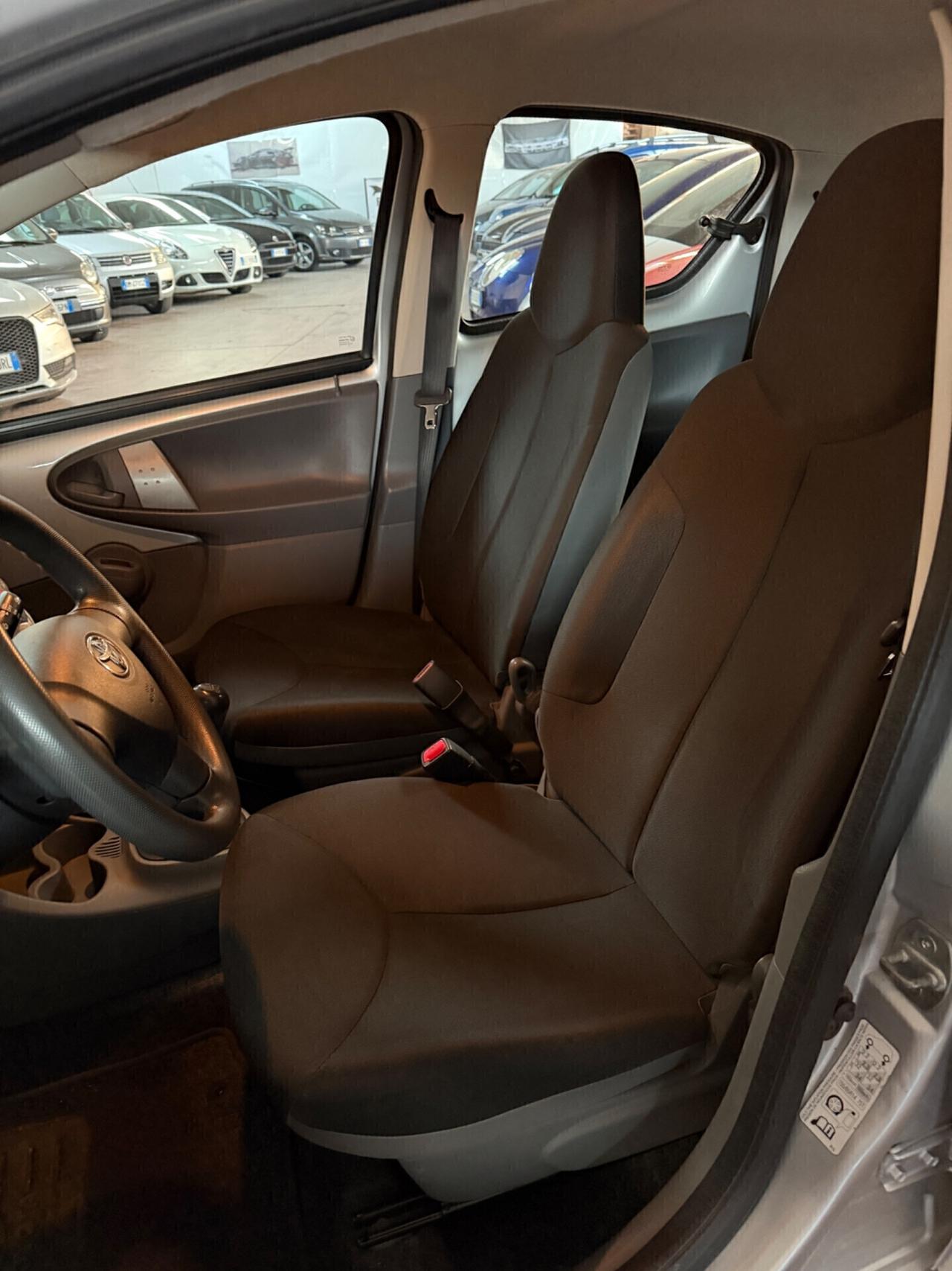 Toyota Aygo 1.0 12V VVT-i 5 porte Deep