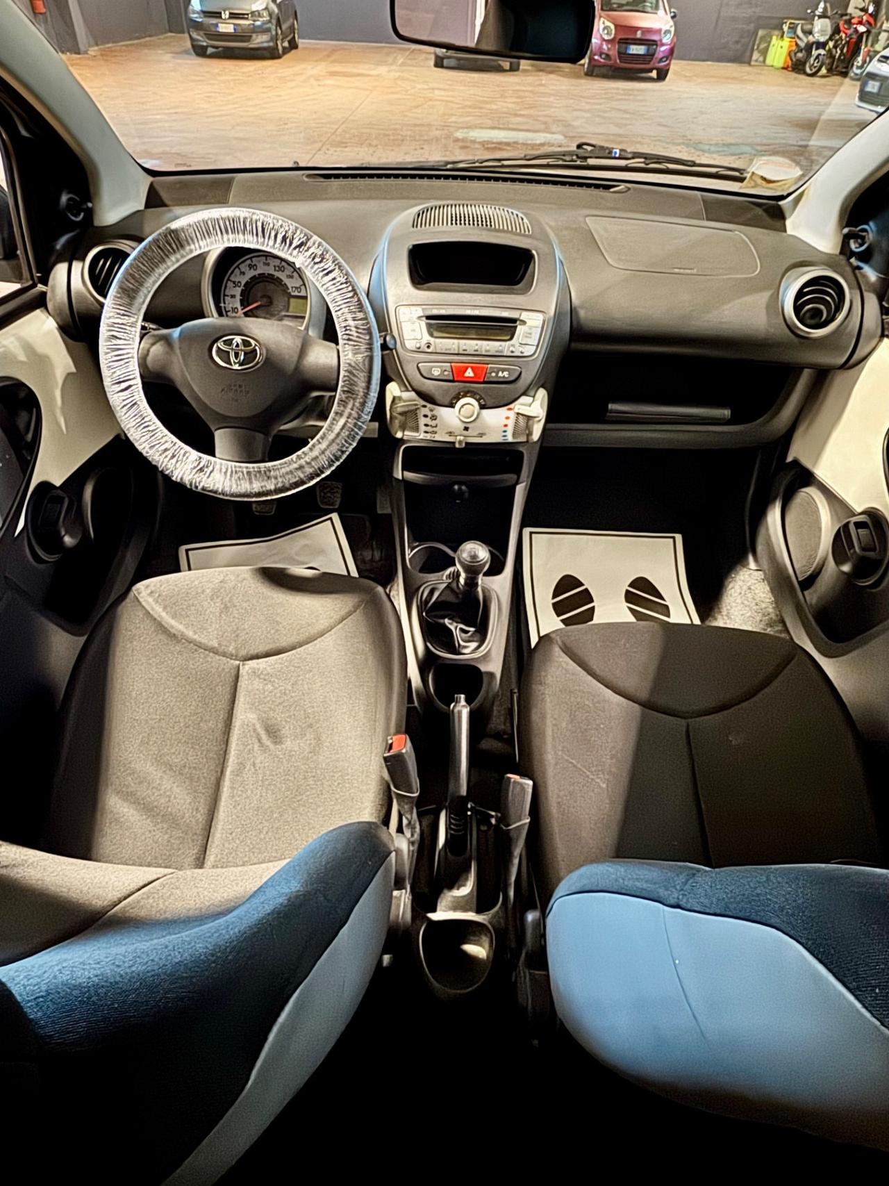 Toyota Aygo 1.0 12V VVT-i 5 porte Orange Connect