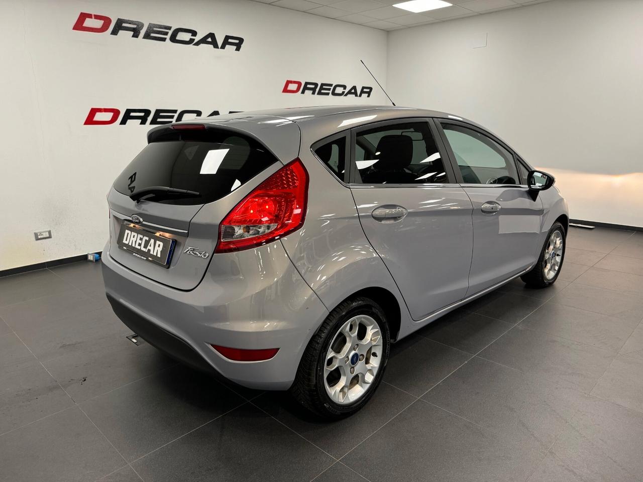 Ford Fiesta 1.4 TDCi 70CV 5 porte Titanium OK NEOPATENTATI