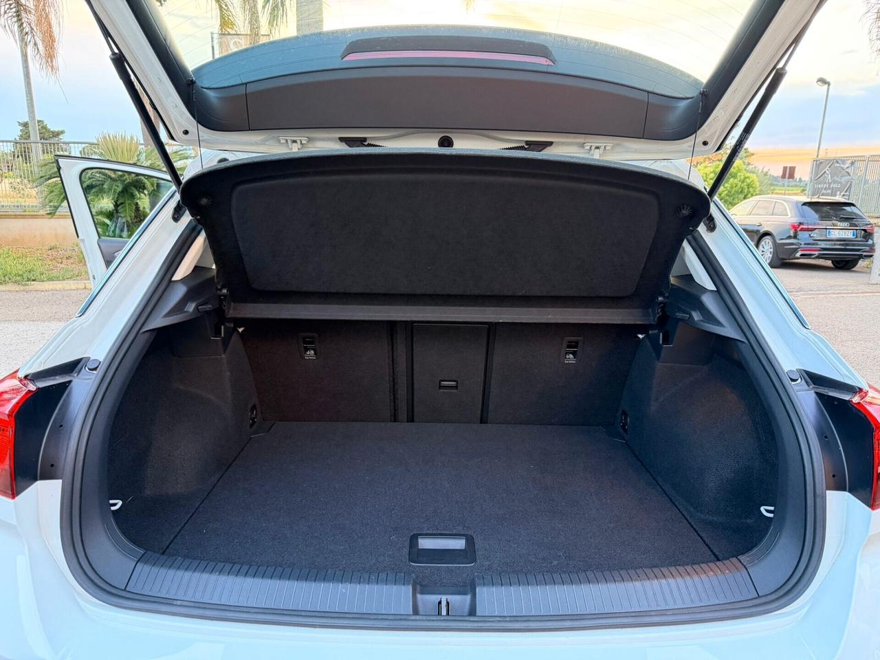 Volkswagen T-Roc 2.0 TDI SCR Style Virtual/Led
