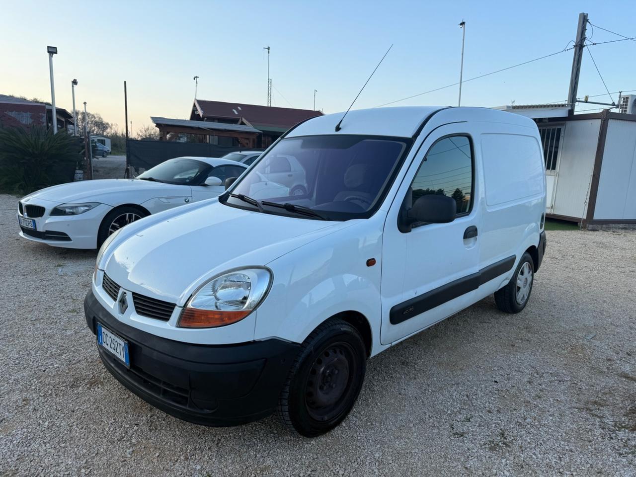 Renault Kangoo 1.5 diesel PREZZO Shock 1.999€