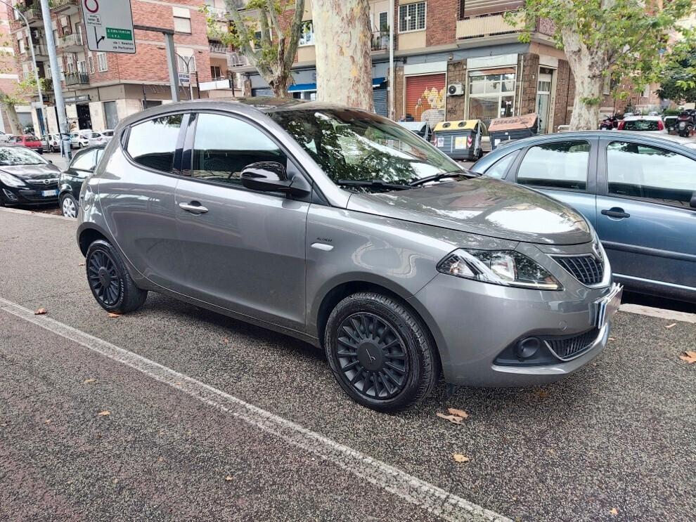 Lancia Ypsilon 1.0 Hybrid SENZA VINCOLI DI FINANZIAMENTO