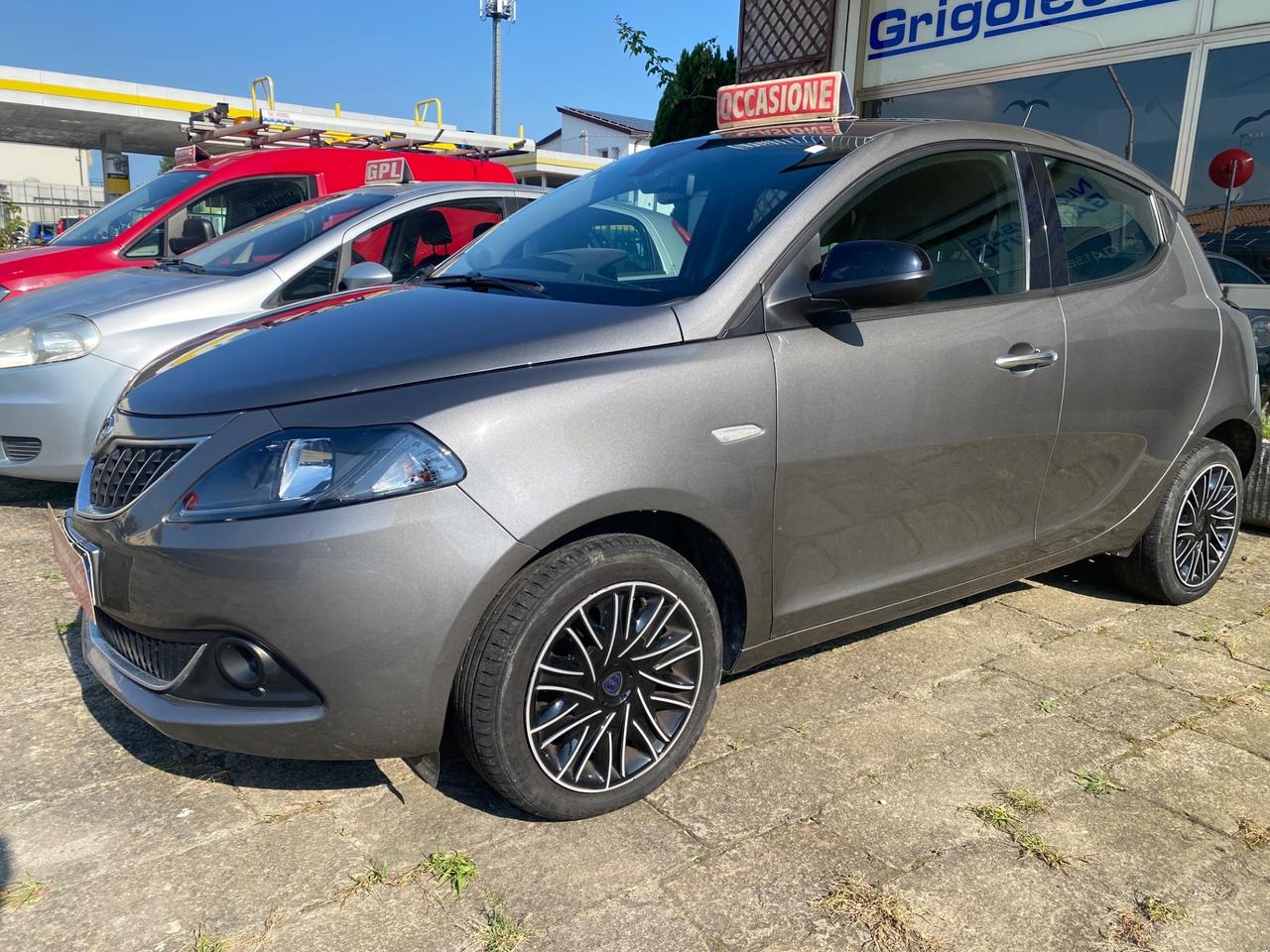 Lancia Ypsilon 1.0 FireFly 5 porte S&S Hybrid Silver Plus