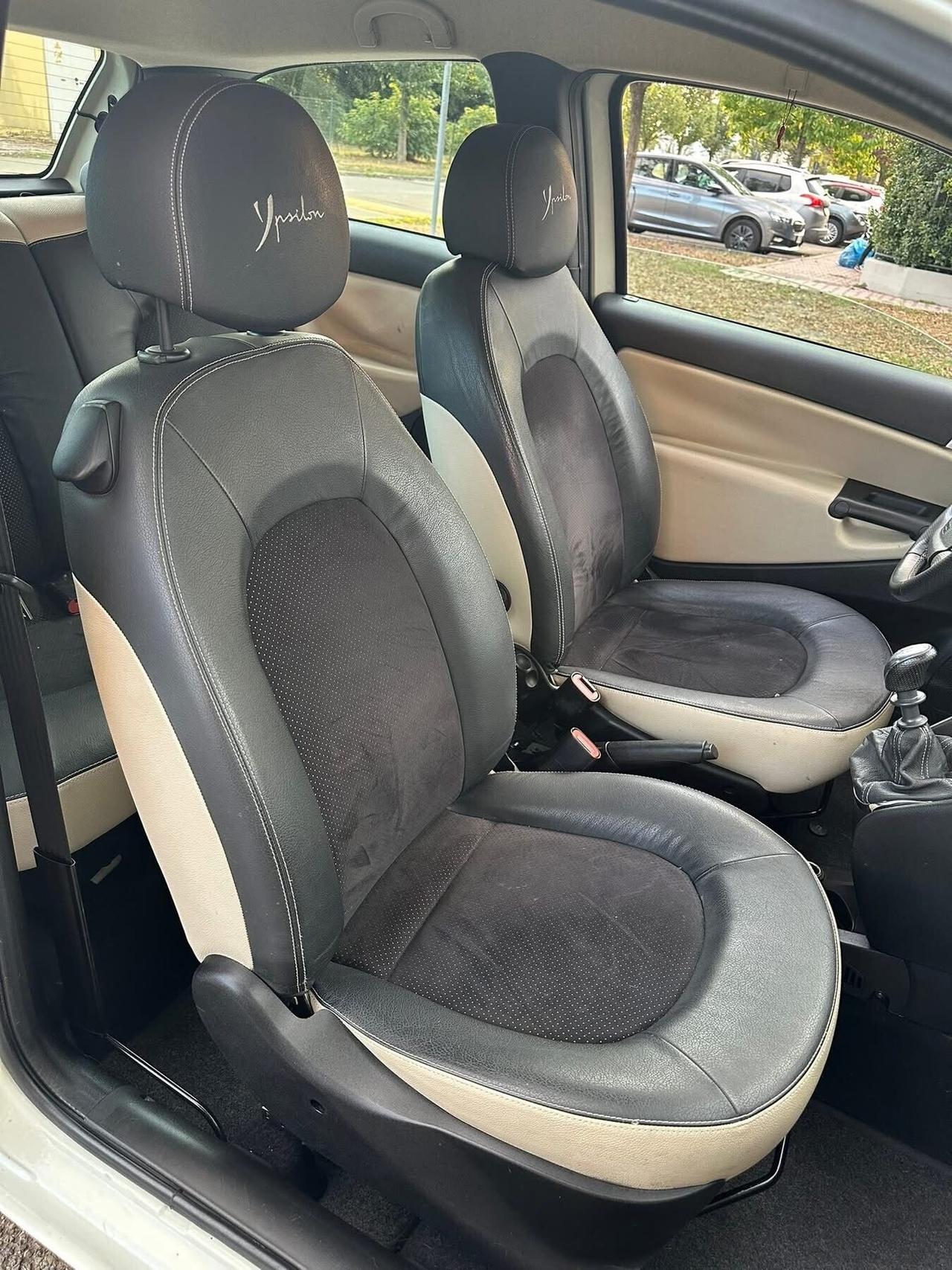 Lancia Ypsilon 1.4 New Oro Ecochic GPL