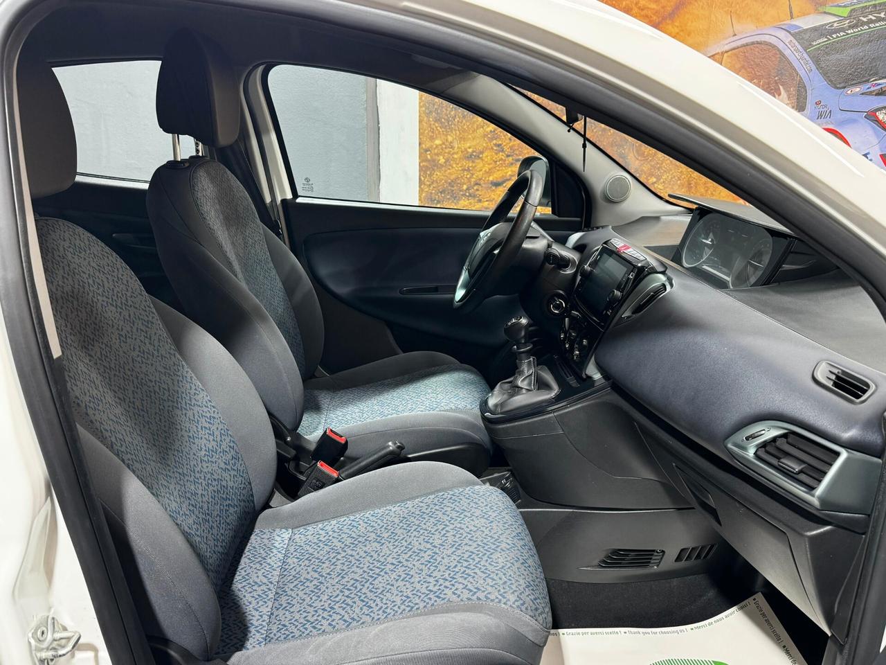 Lancia Ypsilon 1.0 FireFly 5 porte S&S Hybrid Gold