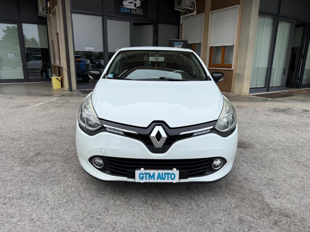 Renault Clio 1.2 75CV - Neopatentati
