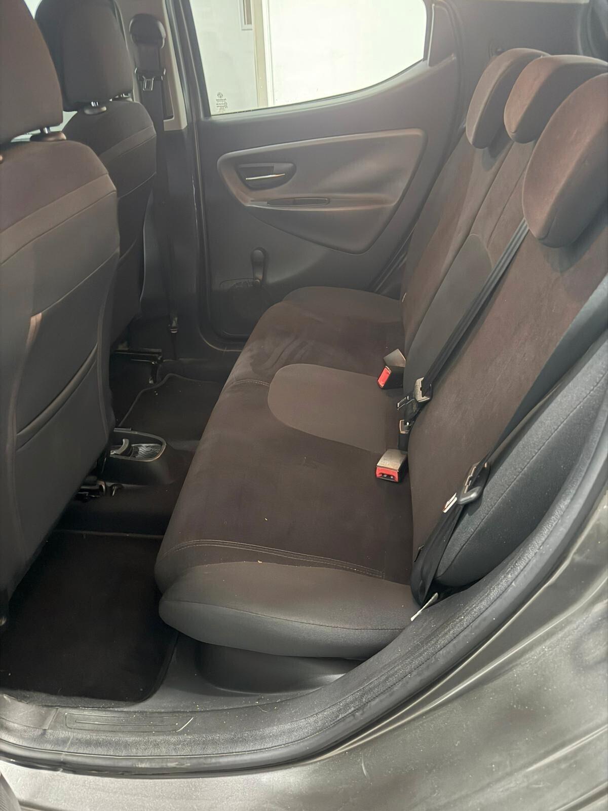 Lancia Ypsilon 1.2 69 CV 5 porte Gold