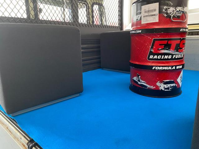 MERCEDES-BENZ AUTOCARRO RIBALTABILE TRILATERALE UNIMOG