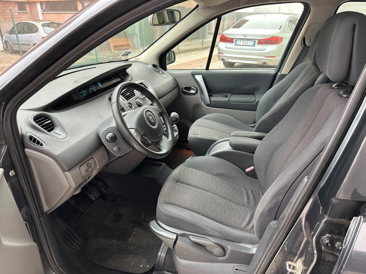 Renault Scenic 1.9 dCi/130CV (12 RATE)